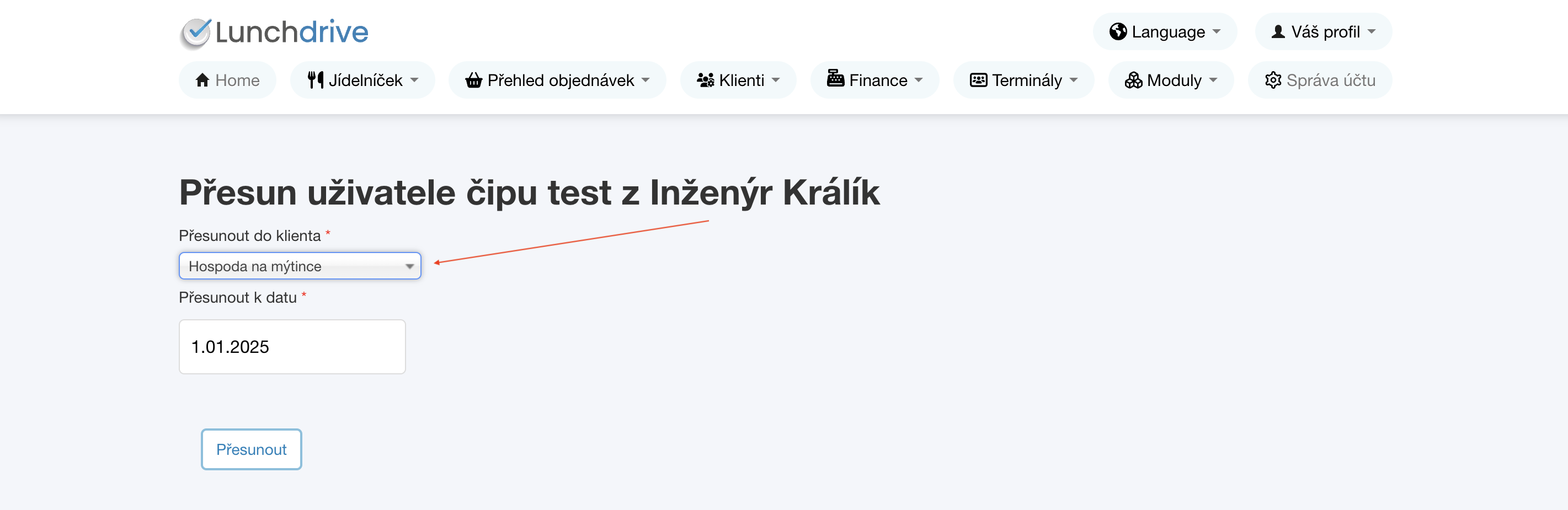 Formulář přesunu s výběrem klienta, datem a tlačítkem Přesunout